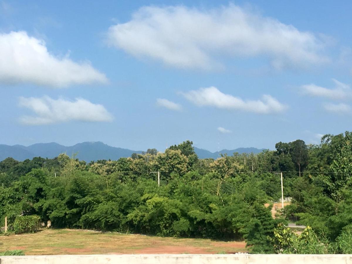 ナーン Baan Thammada Bed & Breakfast エクステリア 写真