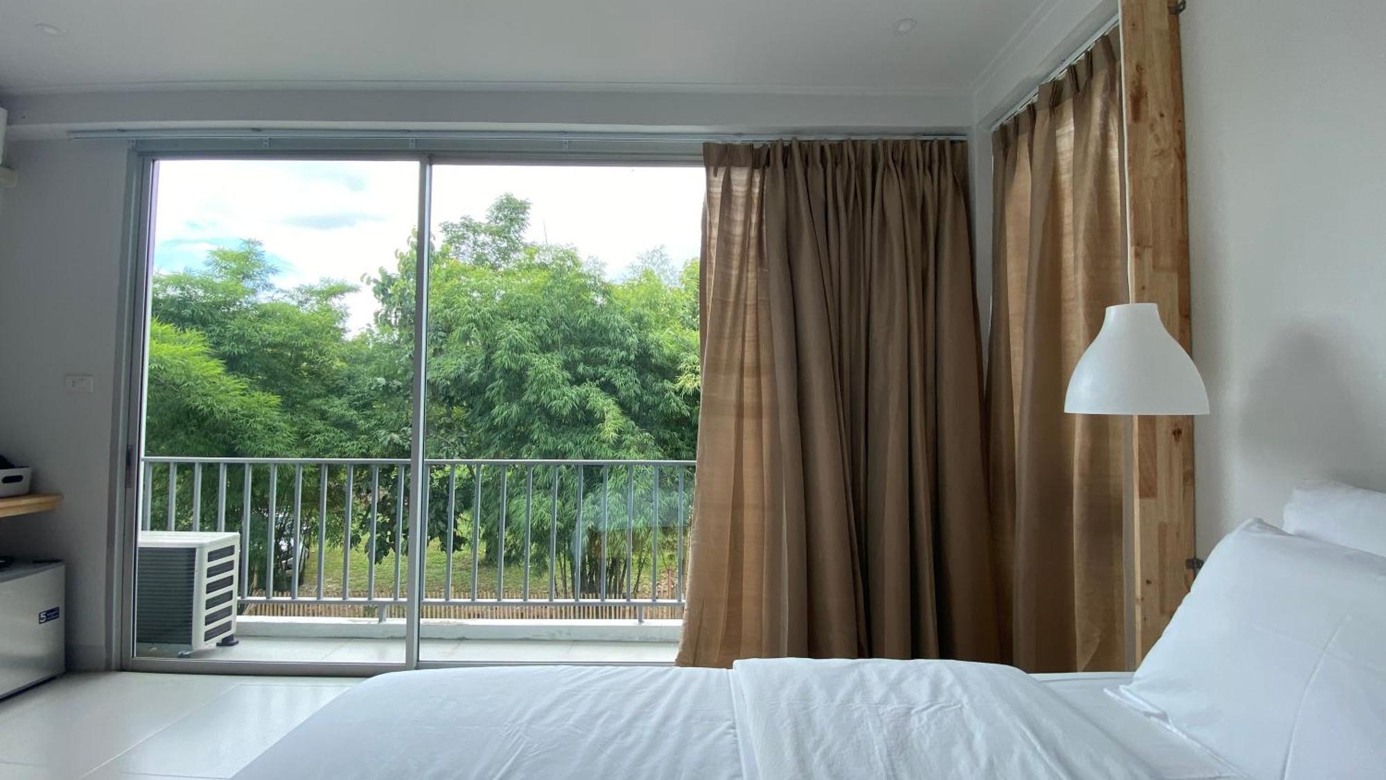 ナーン Baan Thammada Bed & Breakfast エクステリア 写真